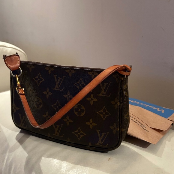 Louis Vuitton Pouchette accessories in monogram🤎🧡 - Picture 1 of 15